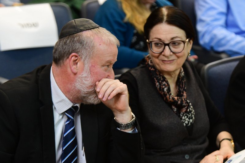 "השופטים מתנהגים כפוליטיקאים לכל דבר כדי להבטיח את מקומם"