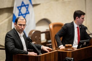 רק בישראל: שופטים עוברים על החוק באין מפריע